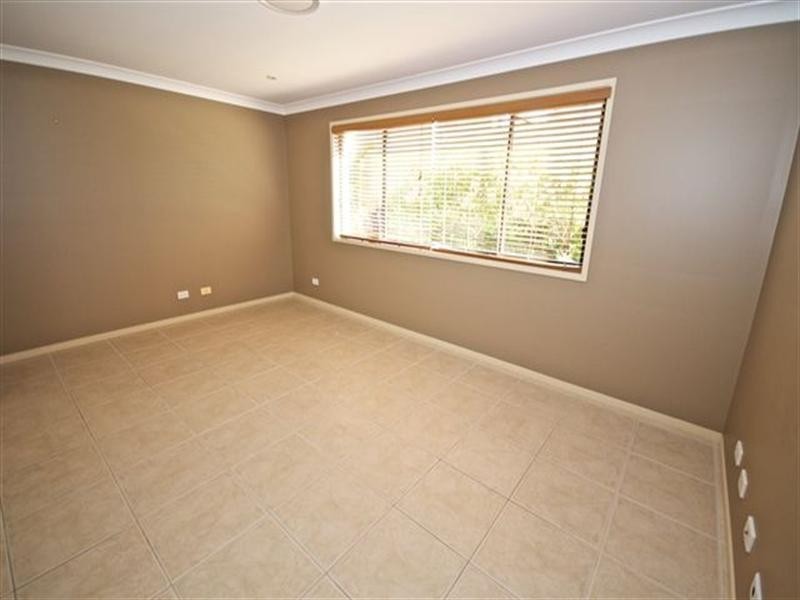 5 Eastbourne Chase, Arundel QLD 4214