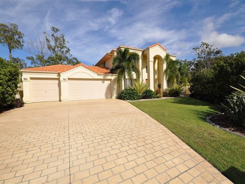 15 Blackfen Court, Arundel QLD 4214