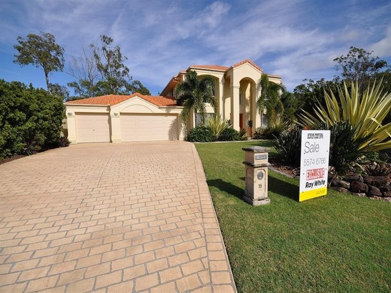 15 Blackfen Court, Arundel QLD 4214