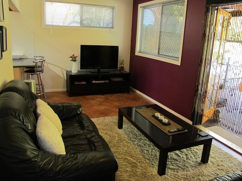 16 Schneider Avenue, Labrador QLD 4215