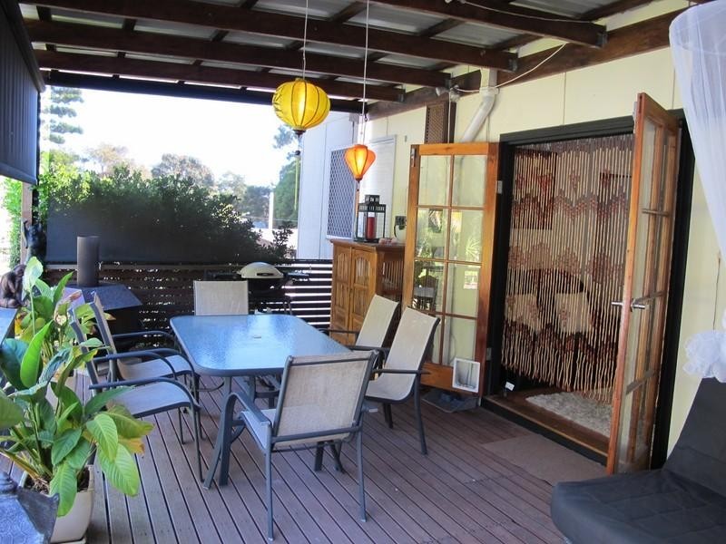 16 Schneider Avenue, Labrador QLD 4215