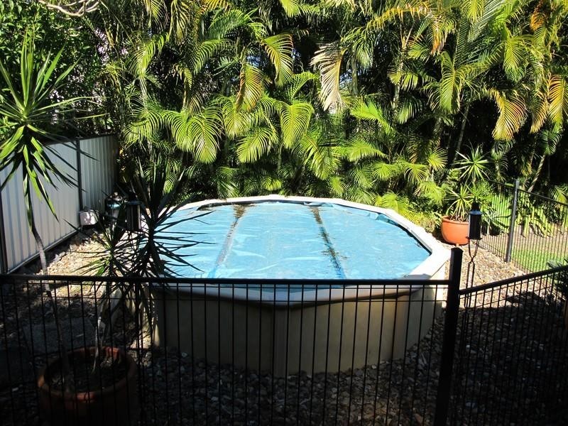 16 Schneider Avenue, Labrador QLD 4215