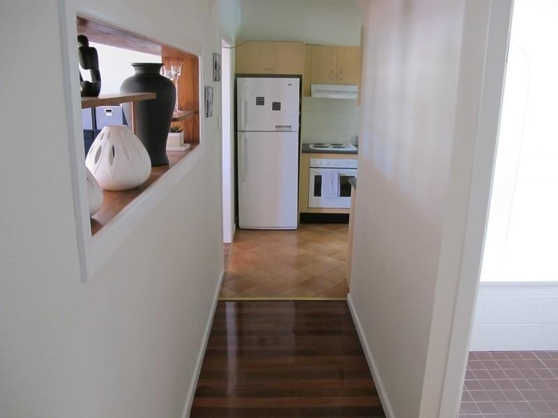 16 Schneider Avenue, Labrador QLD 4215