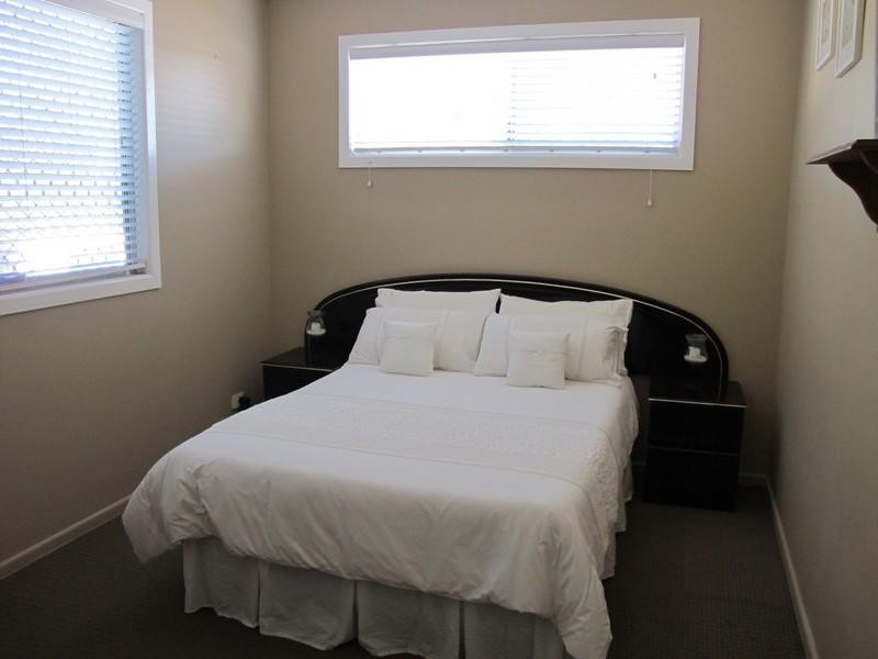 16 Schneider Avenue, Labrador QLD 4215