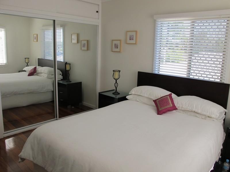 16 Schneider Avenue, Labrador QLD 4215