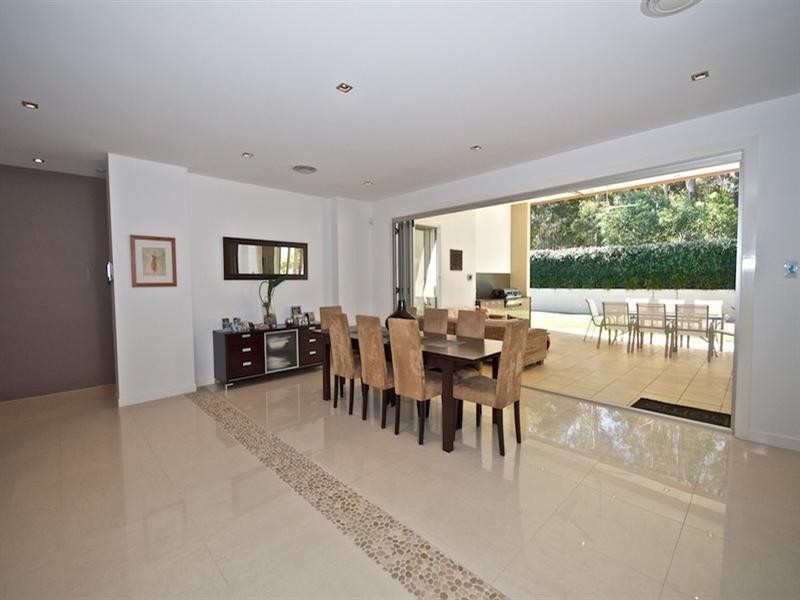 129 Arun Drive, Arundel QLD 4214