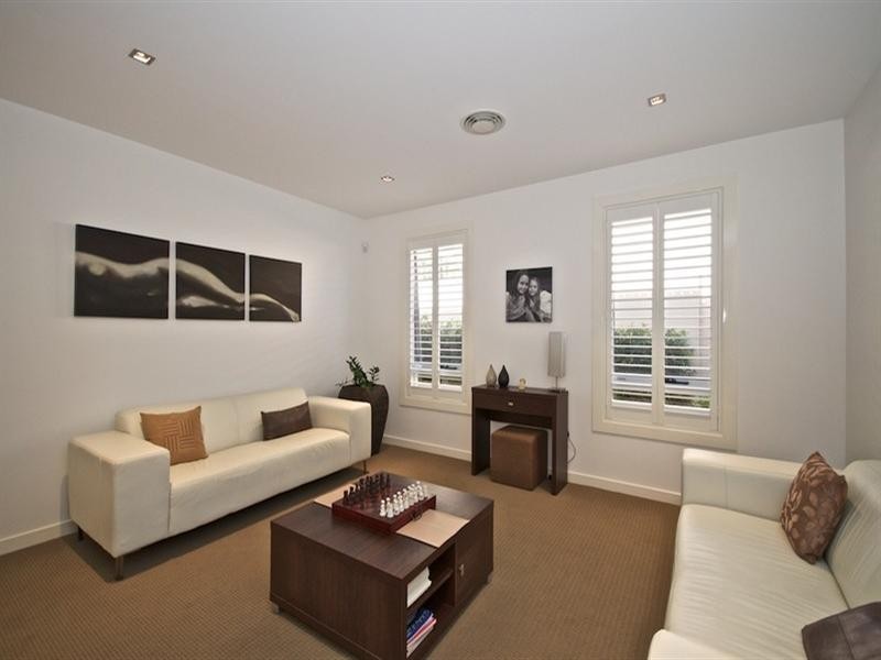 129 Arun Drive, Arundel QLD 4214