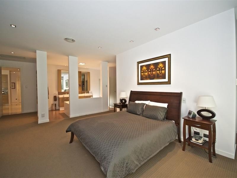 129 Arun Drive, Arundel QLD 4214