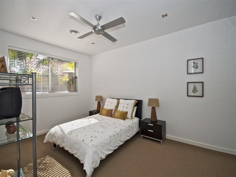 129 Arun Drive, Arundel QLD 4214