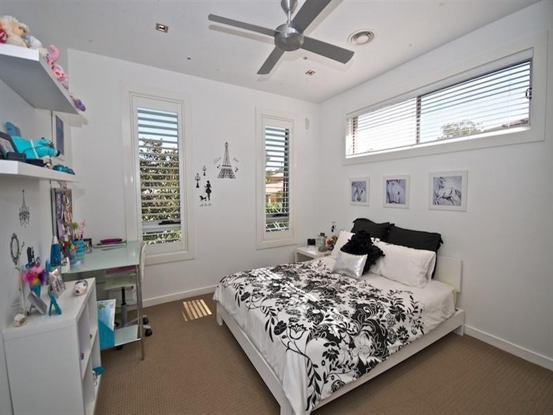 129 Arun Drive, Arundel QLD 4214