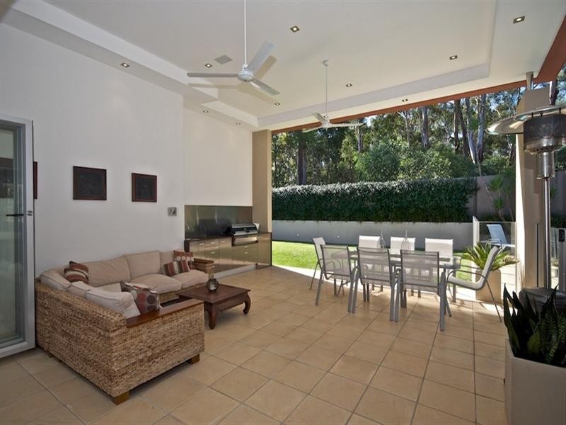 129 Arun Drive, Arundel QLD 4214