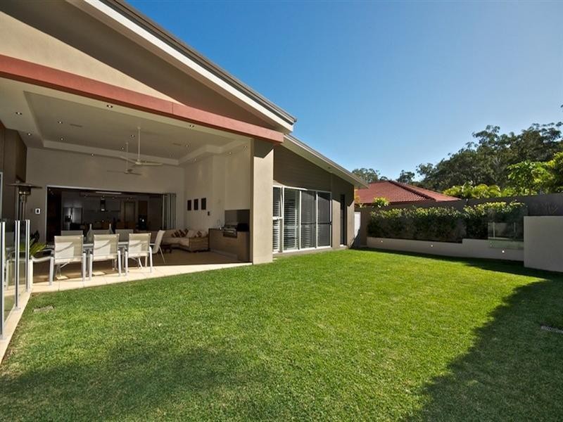 129 Arun Drive, Arundel QLD 4214