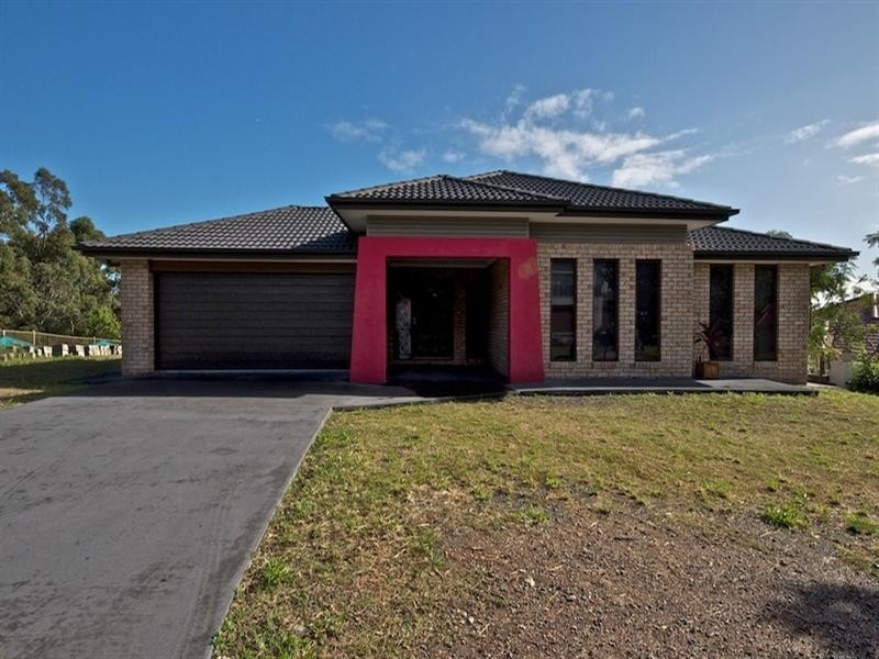 13 Neri Crescent, Arundel QLD 4214