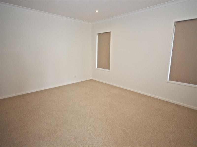 13 Neri Crescent, Arundel QLD 4214