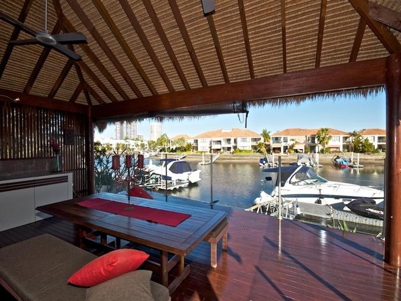 9 Chesterfield Place, Runaway Bay QLD 4216