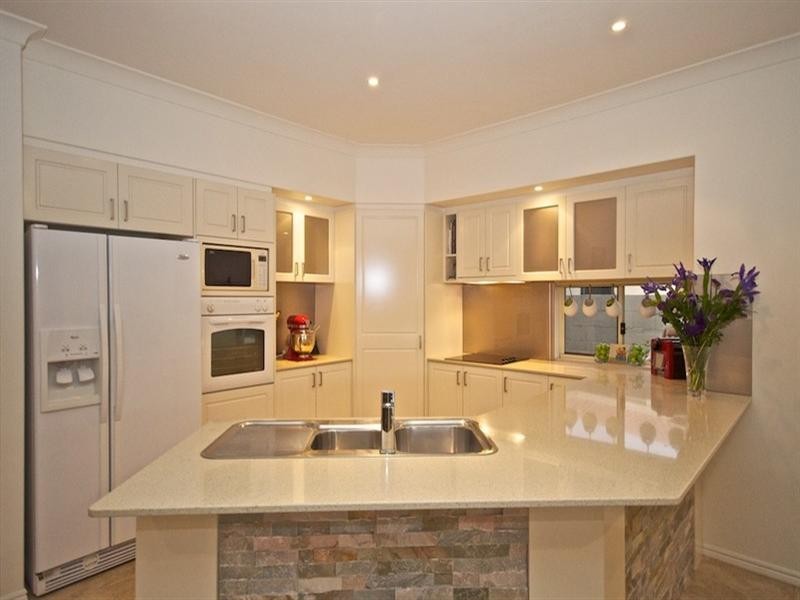 9 Chesterfield Place, Runaway Bay QLD 4216