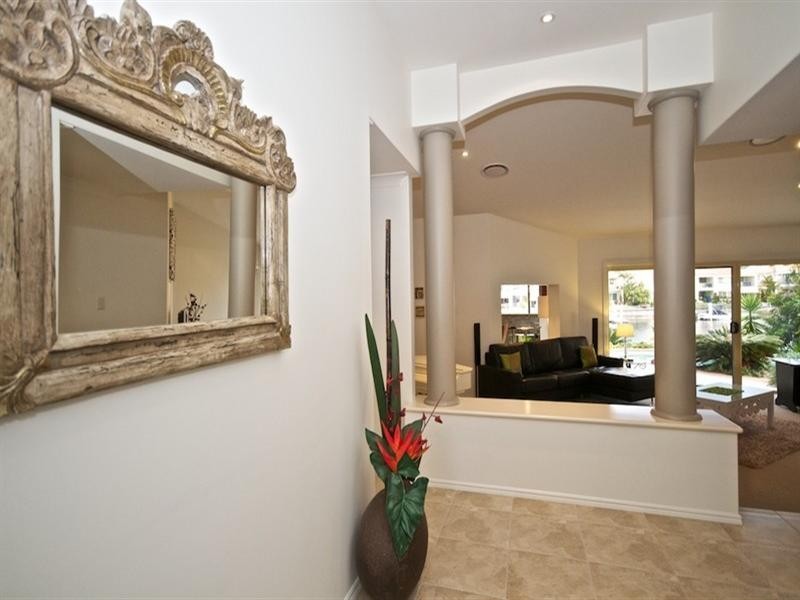 9 Chesterfield Place, Runaway Bay QLD 4216