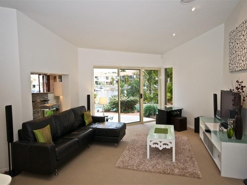 9 Chesterfield Place, Runaway Bay QLD 4216