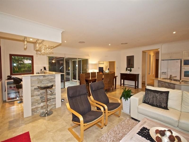 9 Chesterfield Place, Runaway Bay QLD 4216