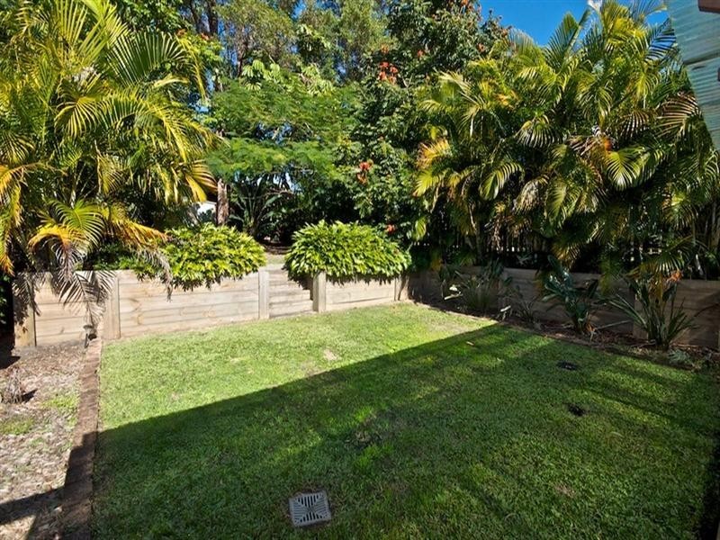 2/4 Ash Court, Arundel QLD 4214