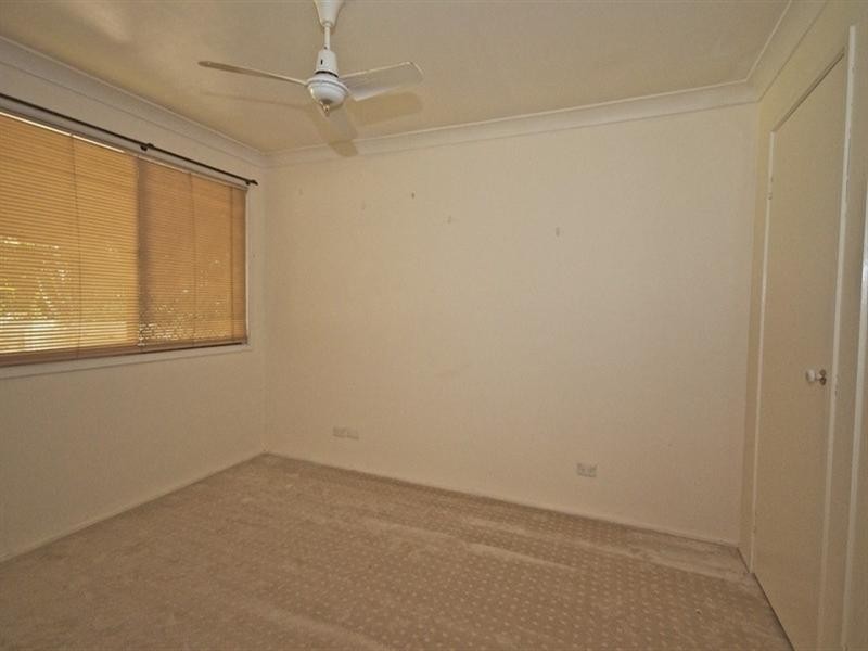 2/4 Ash Court, Arundel QLD 4214