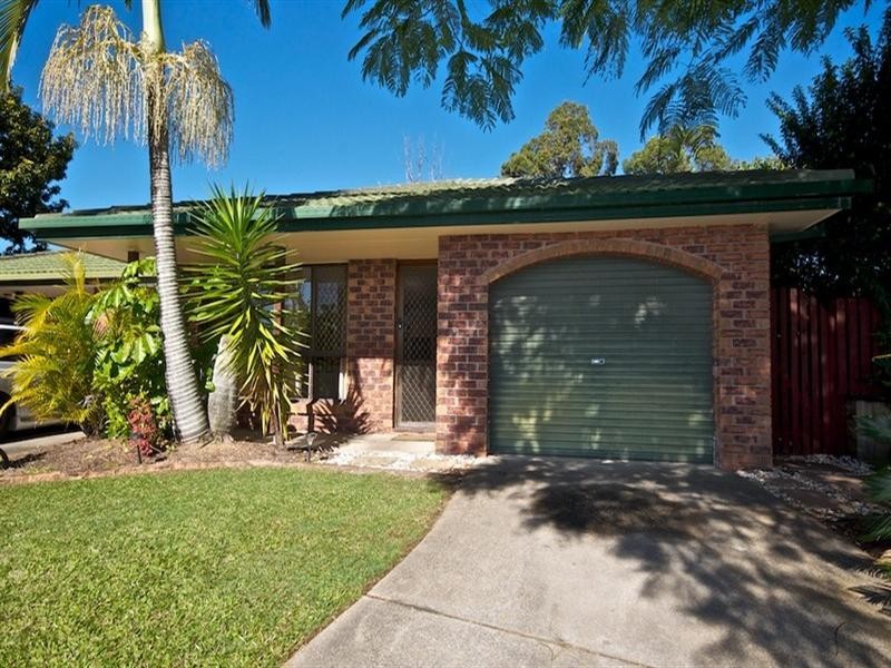 2/4 Ash Court, Arundel QLD 4214