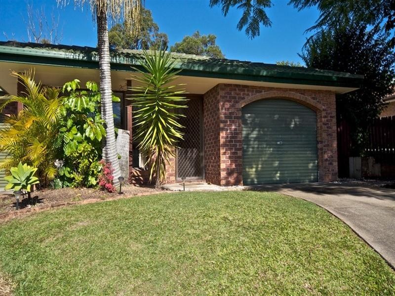 2/4 Ash Court, Arundel QLD 4214