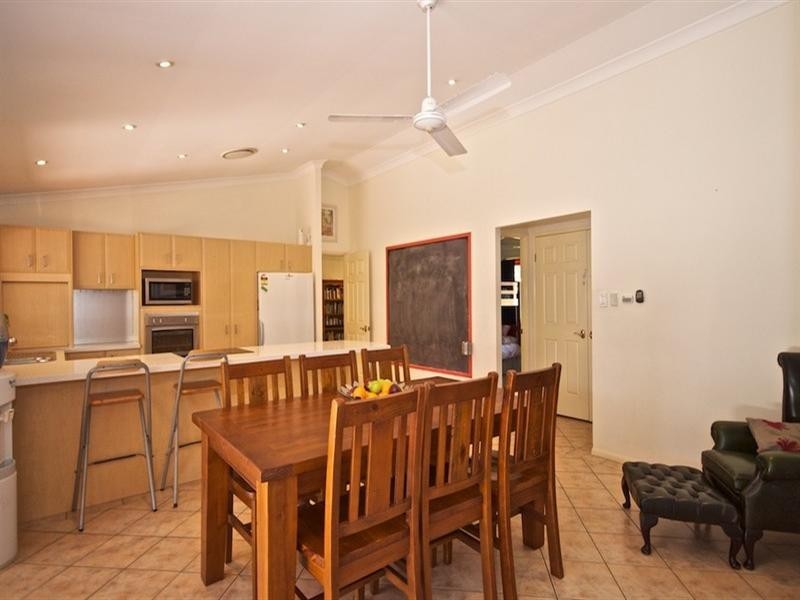 6 Orpington Court, Arundel QLD 4214
