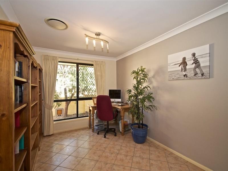 6 Orpington Court, Arundel QLD 4214