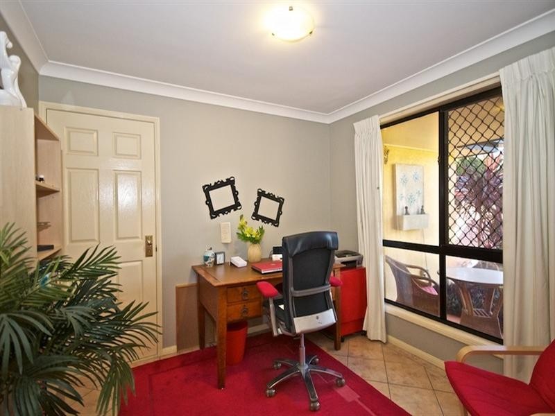 6 Orpington Court, Arundel QLD 4214