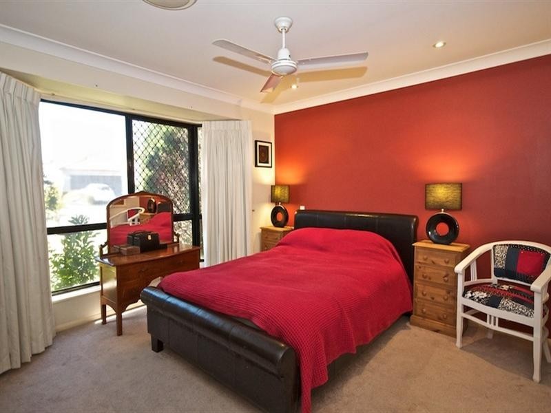 6 Orpington Court, Arundel QLD 4214