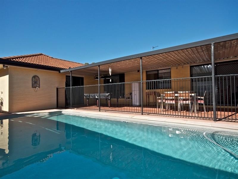 6 Orpington Court, Arundel QLD 4214