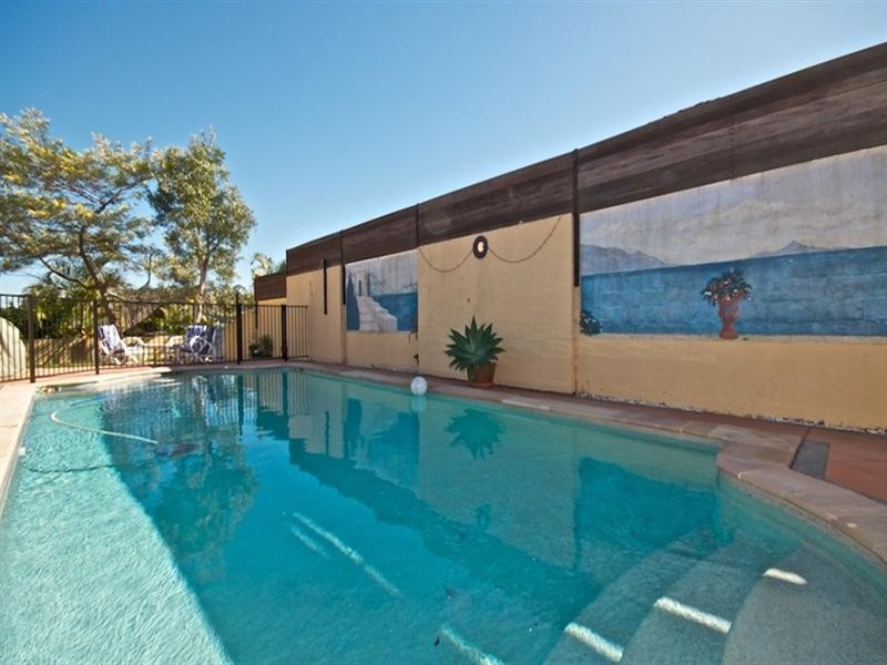 6 Orpington Court, Arundel QLD 4214