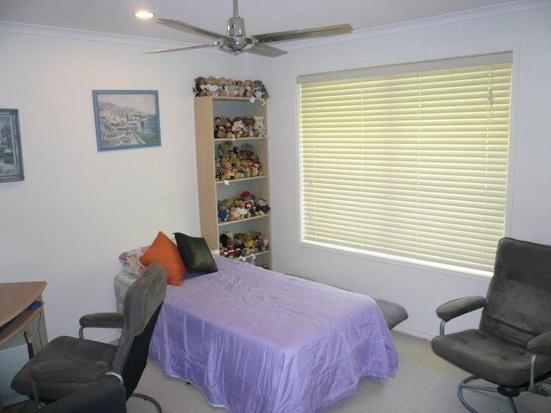 10 Buddy Holly Close, Parkwood QLD 4214