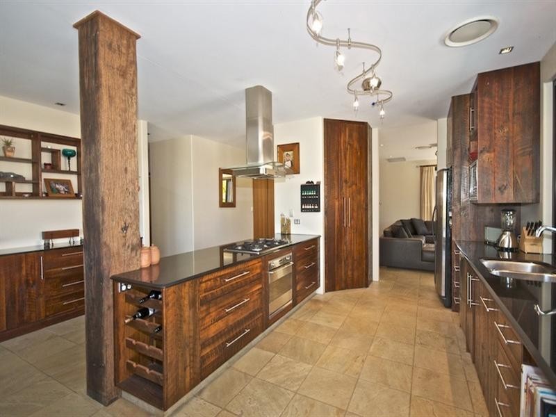 19 Torquay Place, Arundel QLD 4214