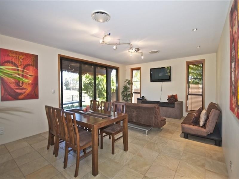 19 Torquay Place, Arundel QLD 4214