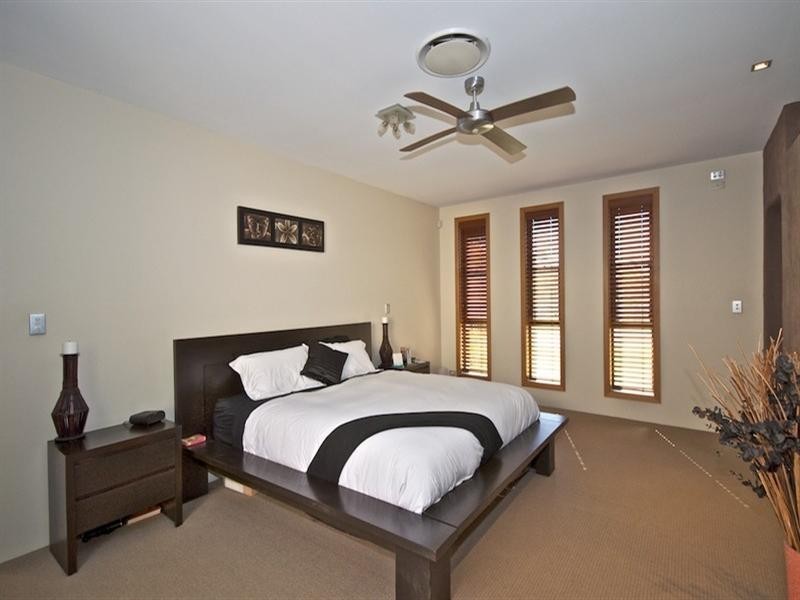 19 Torquay Place, Arundel QLD 4214