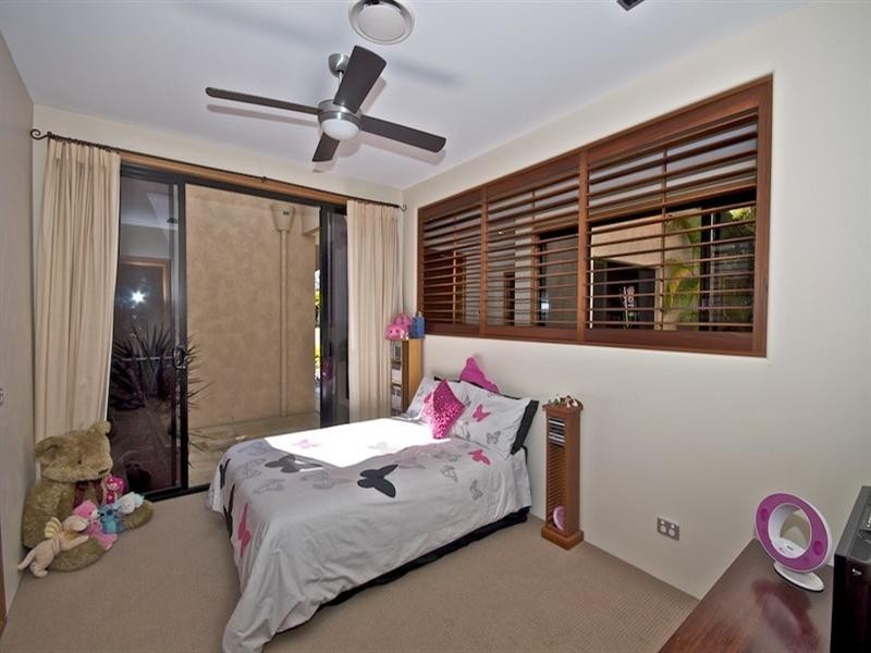 19 Torquay Place, Arundel QLD 4214