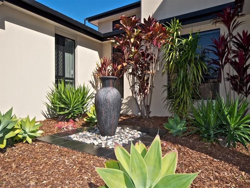 18 Hazel Court, Arundel QLD 4214