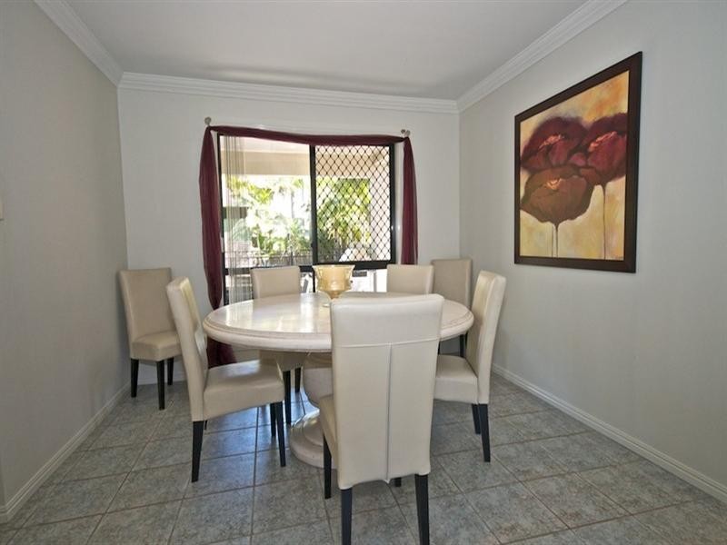 18 Hazel Court, Arundel QLD 4214