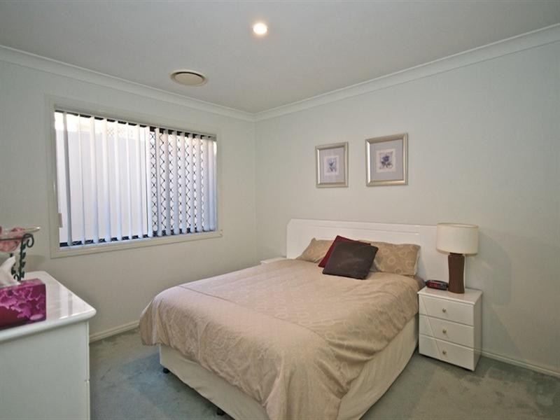 18 Hazel Court, Arundel QLD 4214