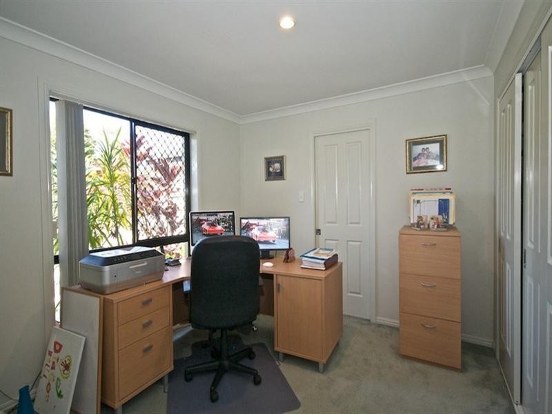 18 Hazel Court, Arundel QLD 4214