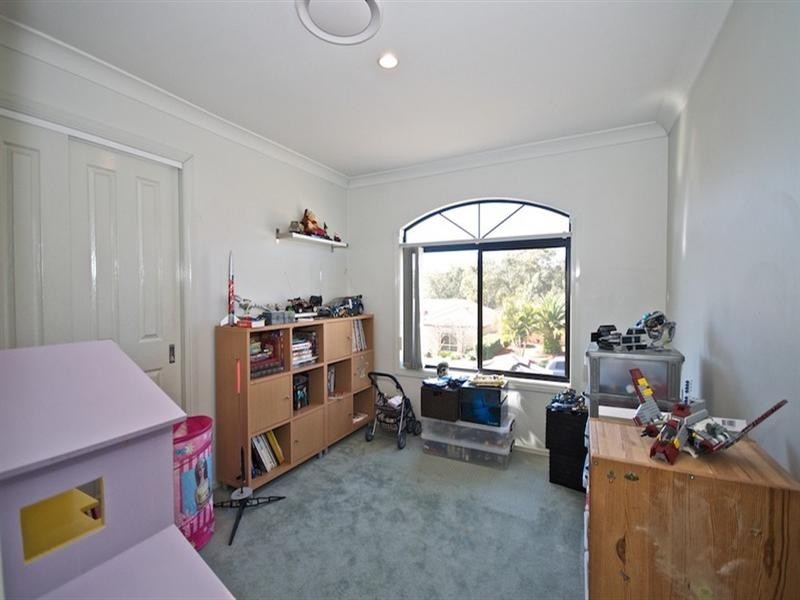 18 Hazel Court, Arundel QLD 4214