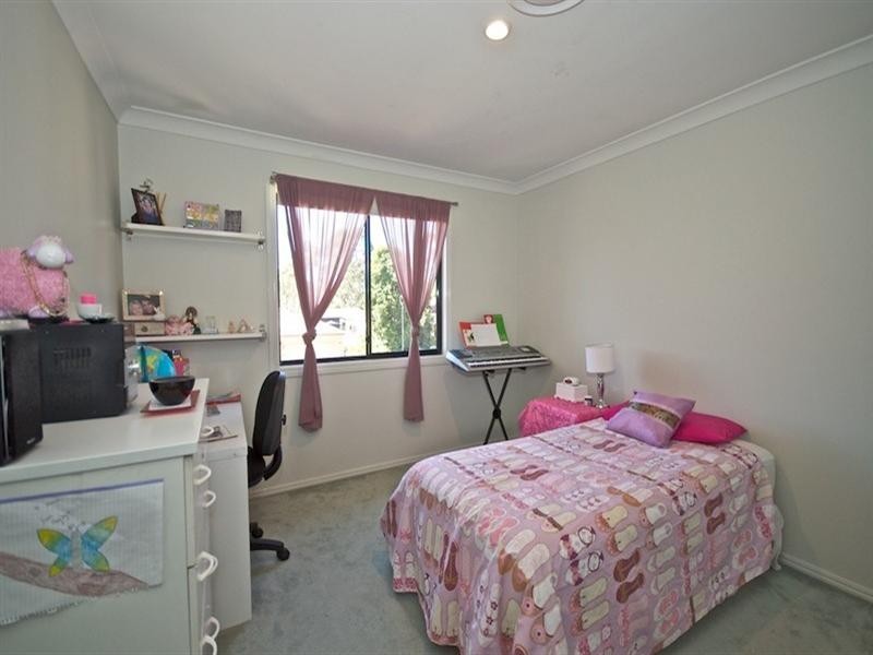 18 Hazel Court, Arundel QLD 4214