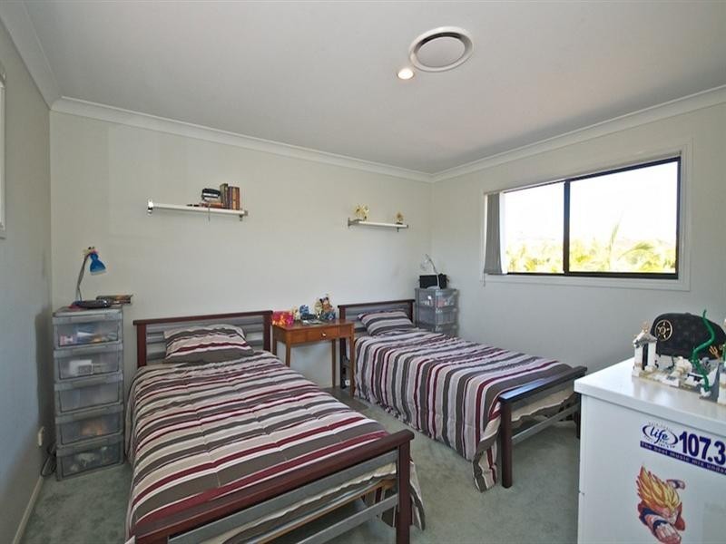 18 Hazel Court, Arundel QLD 4214