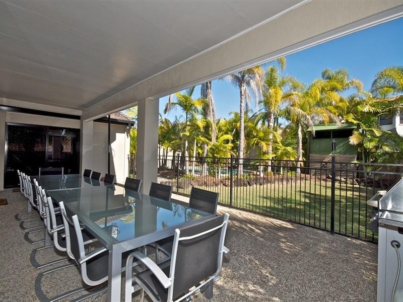 18 Hazel Court, Arundel QLD 4214
