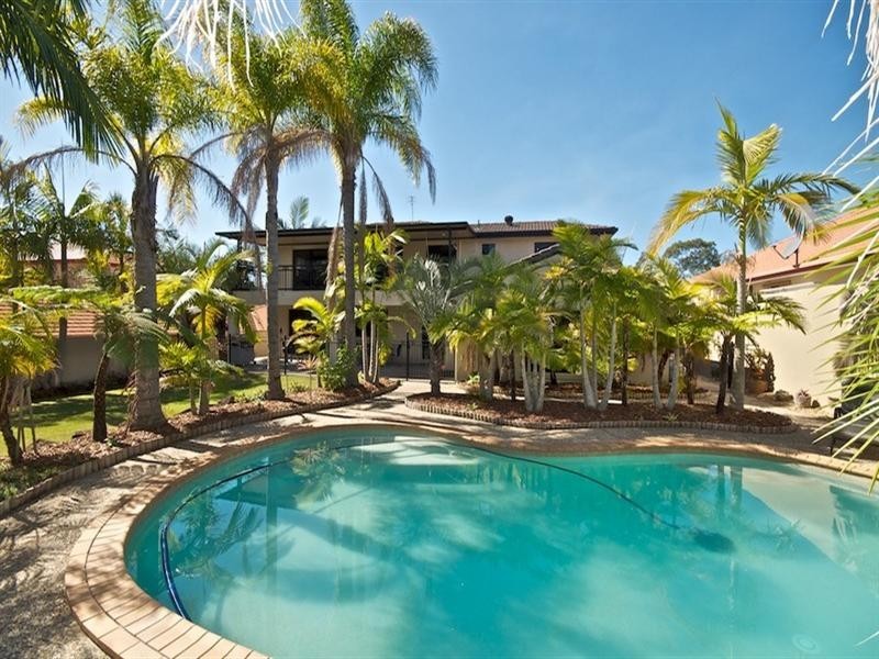 18 Hazel Court, Arundel QLD 4214