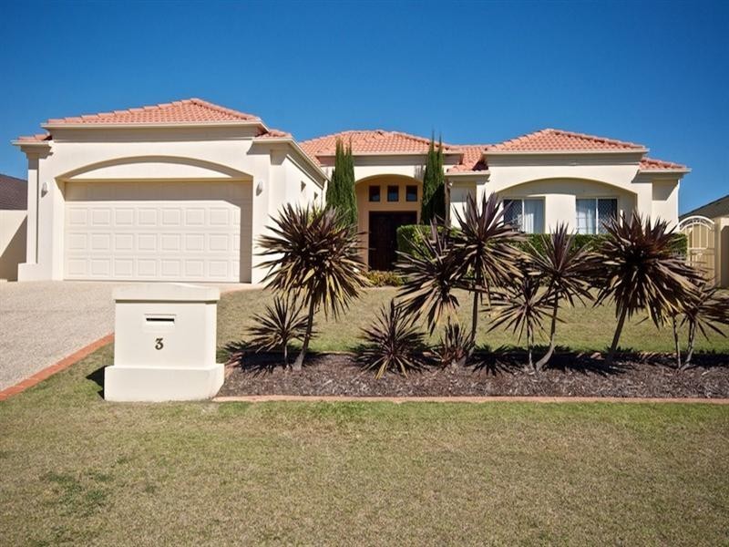 3 London Chase, Arundel QLD 4214