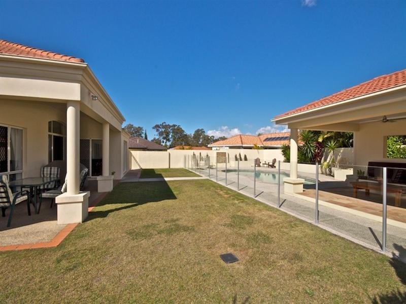 3 London Chase, Arundel QLD 4214