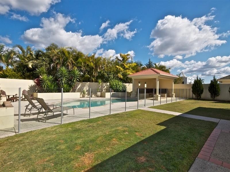 3 London Chase, Arundel QLD 4214